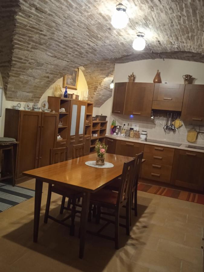 Casa Vacanza Todi Antica Exterior foto